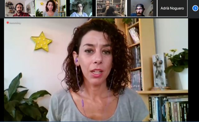 PlatodeCinema's tweet photo. Ayer los alumnos de cine y audiovisual disfrutaron de las experiencias laborales de Carolina Jimenez. @Okinfografia 
Os dejamos un video donde cuenta la historia y usos del verde croma en el cine. https://t.co/qlQp0CnGg8
#VFX #verdecroma #chromagreen #EfectosVisuales #cine https://t.co/sqxtxzKkQ8