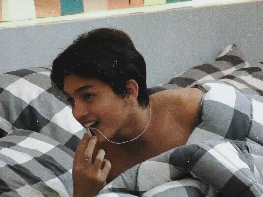 karsethhaylab's tweet photo. Wait kare pahiram muna si seth hahahhala choz.

WE LOVE YOU KARSETH

@MissKareee @imsethfedelin
#KarSeth https://t.co/fldPDSUA5p
