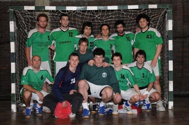 Mientras tanto, del 96 en adelante, <a href="/afalp_handball/">Afalp Handball</a> jugó unos cuantos repechajes para volver a LHC, y no se le daba. Hasta que, en 2008, de la mano de Daniel Vital y <a href="/franschiaffino/">Francisco Schiaffino</a> en el equipo, volvió a Liga de Honor.