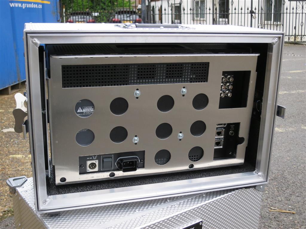 CaseDesignLtd's tweet image. Just to let everyone know we now have added the Sony BVM-E171 monitor to our range of shock mounted/friction tilt monitor cases - see attached photos.