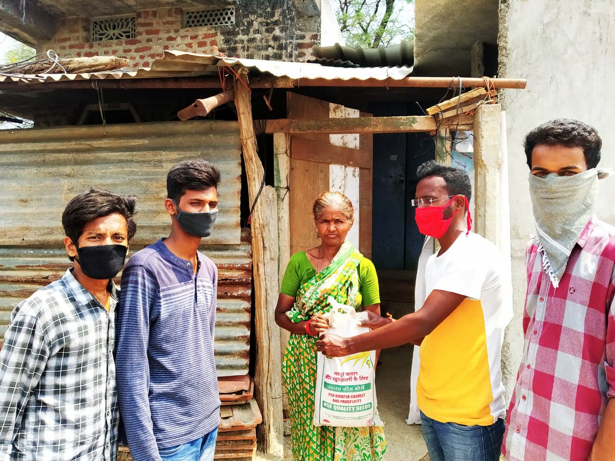TSNSUI's tweet photo. Mahabubabad  @nsui warriors  distributed  Rice Vegetables and Groceries to the people

 #LadengeAurJeetenge https://t.co/lDNuq3QSE7