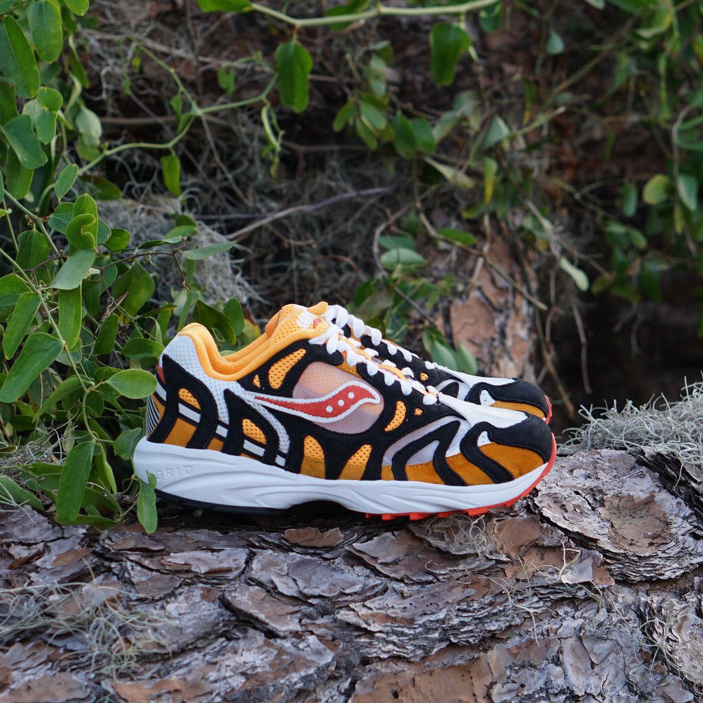 saucony tiger