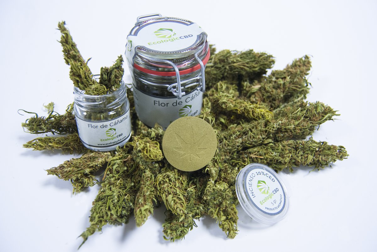 ecologiccbd's tweet image. Desde Ecologic CBD seguimos trabajando para llevar hasta vuestras casas los mejores productos de CBD 100% naturales y ecológicos:
- Polen en formato pastilla de 5 gramos.
- Cogollos de Flor de Cáñamo en formato de 2 y 8 gramos.

ecologiccbd.com