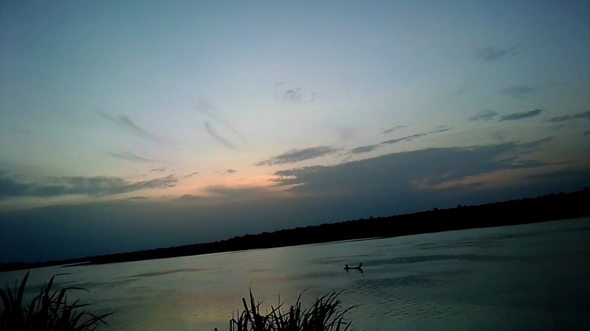 bro_codef's tweet image. Taking a walk this evening at water side and I shot📸👇