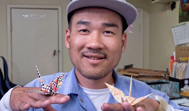 publichealthjc's tweet photo. Hieu is a Vietnamese refugee, mentor, &amp; leader who was recommended for parole — but instead of being released tomorrow, ICE could detain him.

@GavinNewsom must stop CDCR from handing Hieu to ICE! As a group of health workers, we know he deserves #HealthNotPunishment

#FreeHieu https://t.co/ajYGlK9W3Y