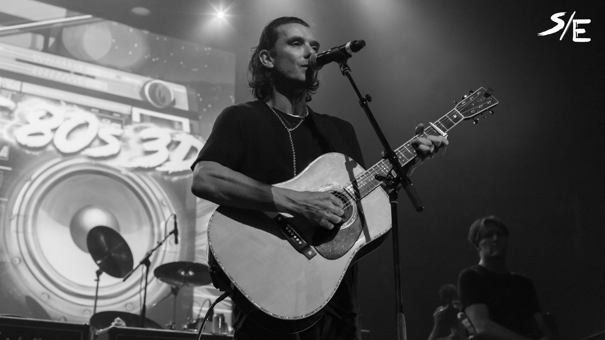 strange_enter's tweet photo. #Takemeback to the #Strange80s3D #benefitshow in #LA to when @GavinRossdale performed. Who else is missing #livemusic and going to #shows? We are working hard #behindthescenes to bring you some fresh stuff. #Staytuned #wearestrange #strangeentertainment #gavinrossdale #concerts https://t.co/shjCUwUGiA
