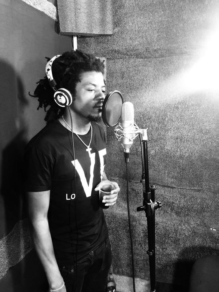 Jhybo's tweet image. Good evening all ❤️ Follow me on @tiktok 👉🏾 @Jhybo let’s see what’s going on there 😉 

( following everyone back ) 😃

丅ᕼᎥᖇᗪ ᗷᗝᖇᑎ EP 🔥🎧 loaddding 

#ThirdBorn #Jhybo #Bread 
#Lockdown #Covid19 #CoronaVirus #Rap #Hiphop #Africa #Nigeria #Afropop #Afrobeats #Tiktok ❤️
