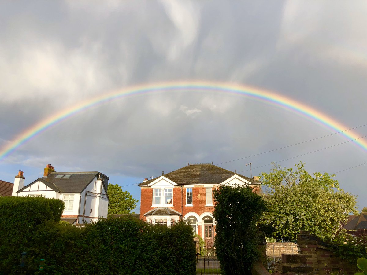 DebsMorrell's tweet photo. Taken this evening: I have never seen such a clearly defined rainbow... Thank you to our NHS, Carers, Keyworkers and everyone doing their bit to help us get through this unprecedented time ♥️ 👏 #ClapForTheNHS #clapforourkeyworkers #clapforcarers #StayAtHome  #thankyouNHS https://t.co/2c5DWM9bjp
