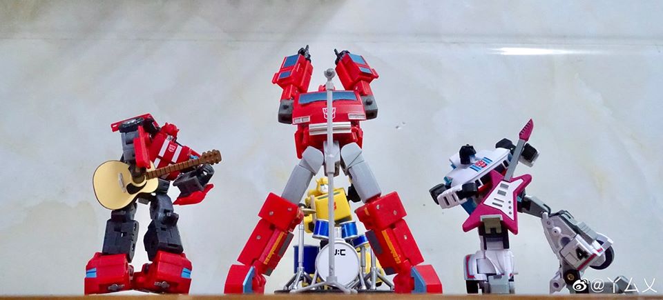 TFormers's tweet photo. #TransformAtHome - You Got The Touch! You Got the Power!!!! @Stan_Bush Photos by YAX https://t.co/BJbw9IsUFo