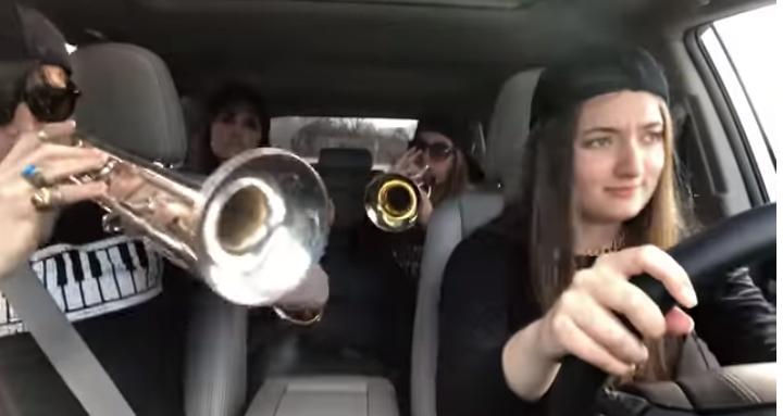 101wixx's tweet photo. A #DePere family has put their own twist on #CarpoolKaraoke. Check out @KendraMeinert 's article as part of @Coreycarter101 's #145FeelGood stories:
https://t.co/JFBhwsyOn1 https://t.co/l7akUl6DgN