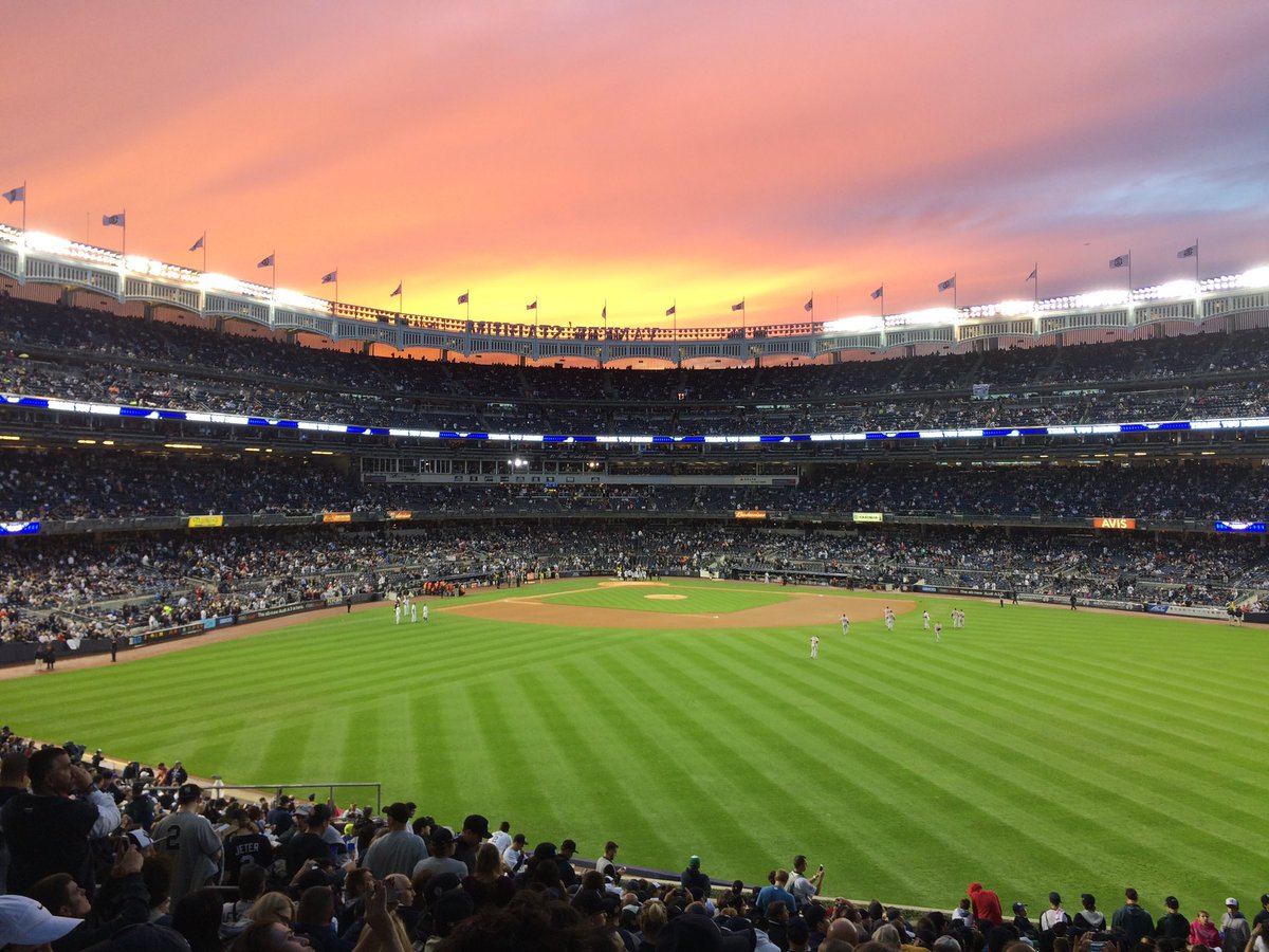 kevo1121's tweet photo. @Cut4 Jeter's last home game https://t.co/zhmvXi0w33