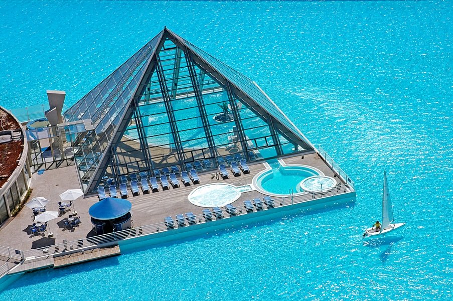 NamcoPools's tweet image. What Is Your Fantasy Pool to Quarantine In? 😍 [bit.ly/3f9cOje] are some of the most amazing swimming pools in the world! #BestPools #PoolQuarantine