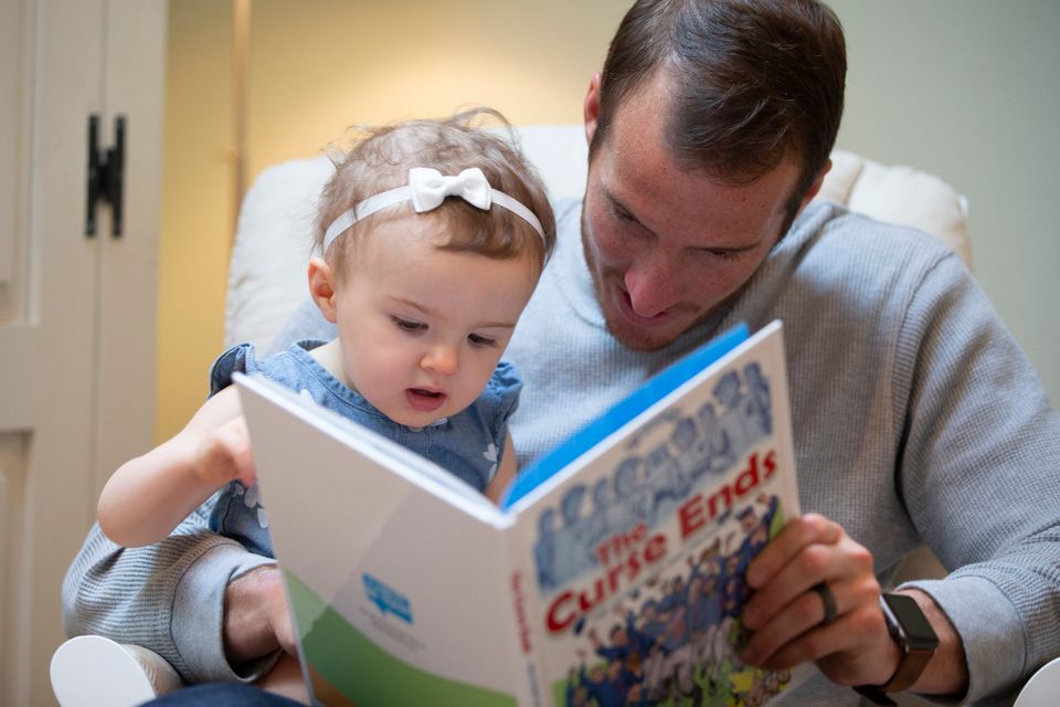 Goalkeeper and author @Jeff_Attinella1 has donated 1,000 new copies of his book “The Curse Ends: The Story of the 2016 Chicago <a href="/Cubs/">Chicago Cubs</a>" to Chicago non-profit Cradles to Crayons.📚👏

DETAILS | timb.rs/wVWE30qC6Em | #RCTID