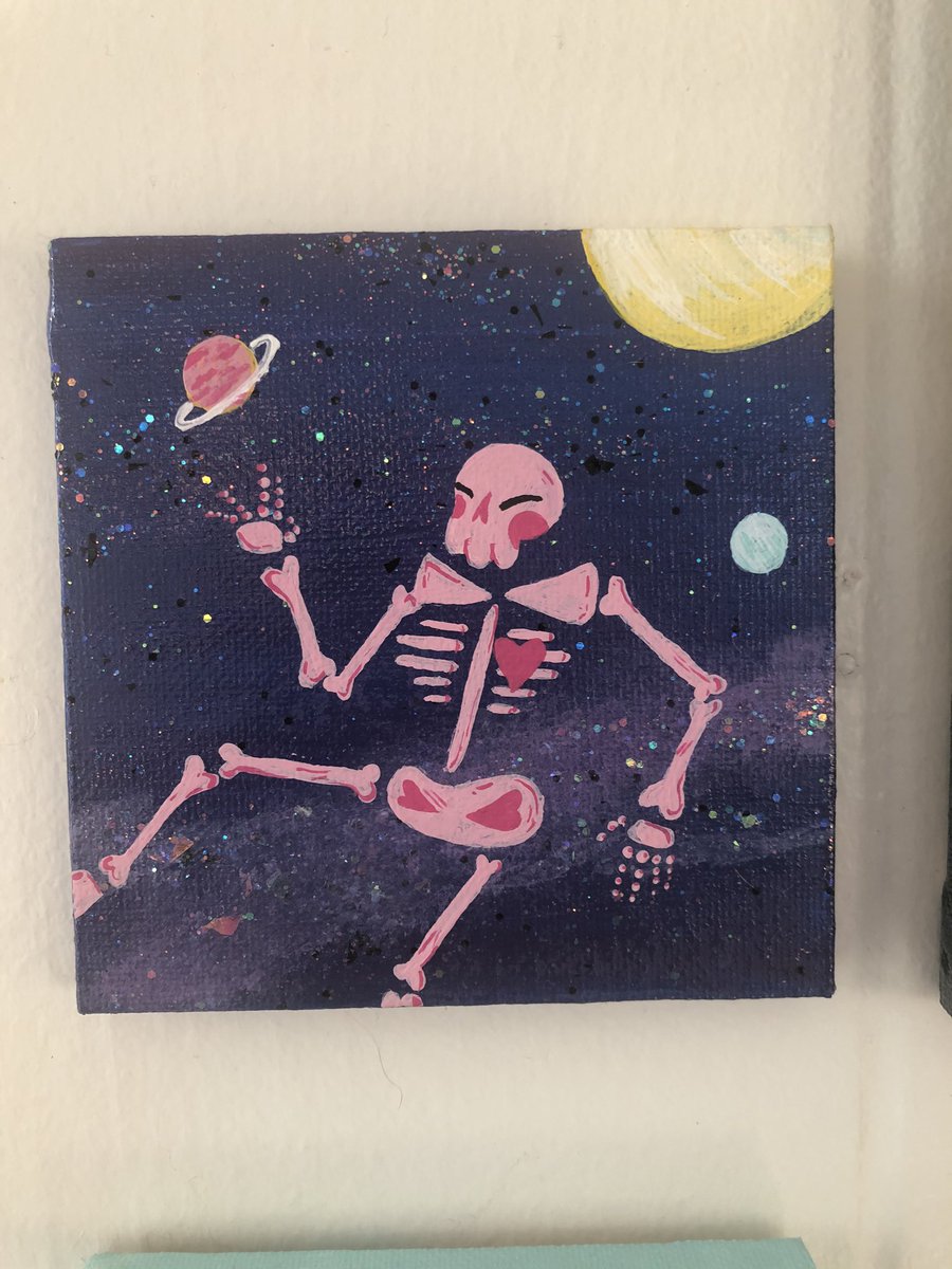 SpaceVixen1's tweet photo. Something fun! Made this little dude to add some ✨sparkle✨ to our space, hope their doing well out in space these days! #galaxy #acrylicpainting #art #NewArtist #glitter #painting https://t.co/F9EPjEp1JS