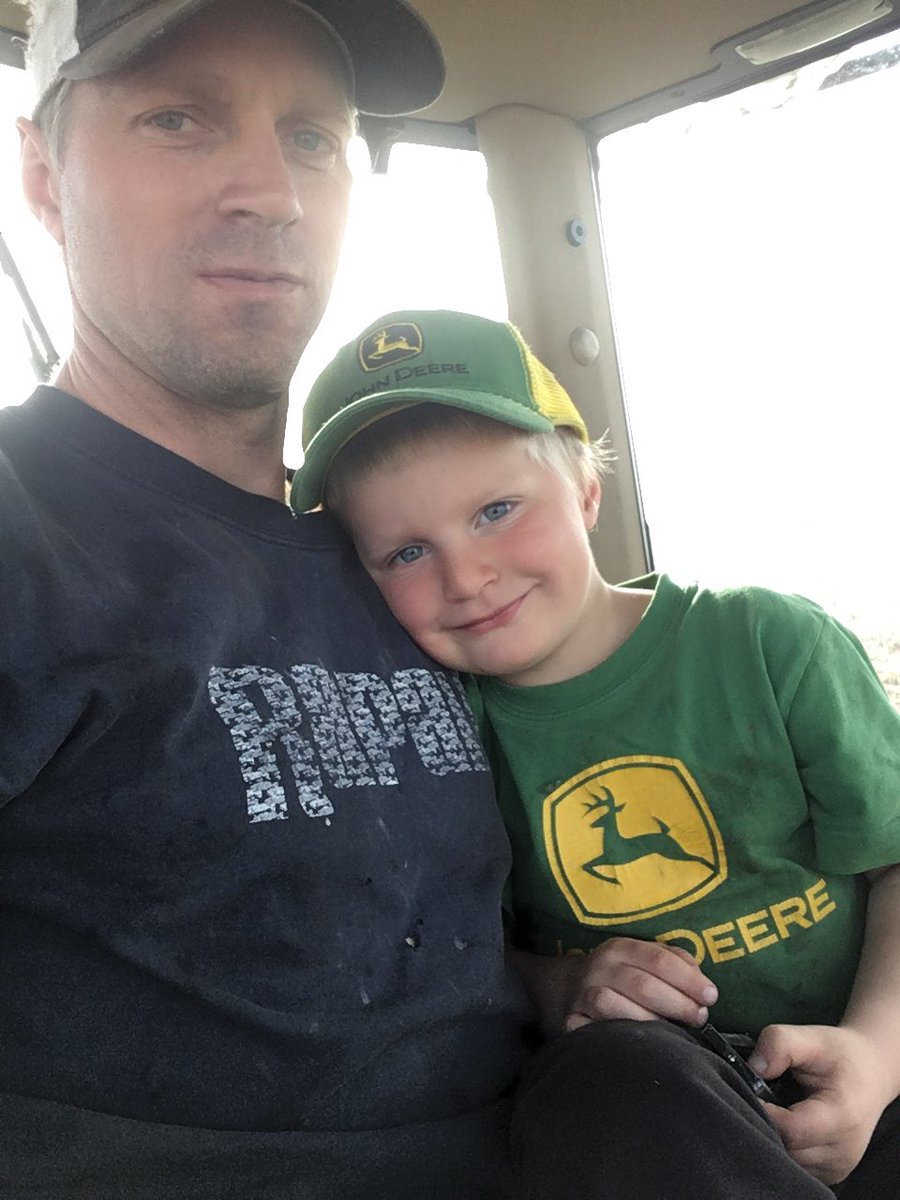 hdeobald's tweet photo. Spending lots of time in the tractor this year with his Dad. Unfortunately there is no buddy seat in this one! #plant20 #cdnag #johndeere #westcdnag https://t.co/gjicjr9Wnn