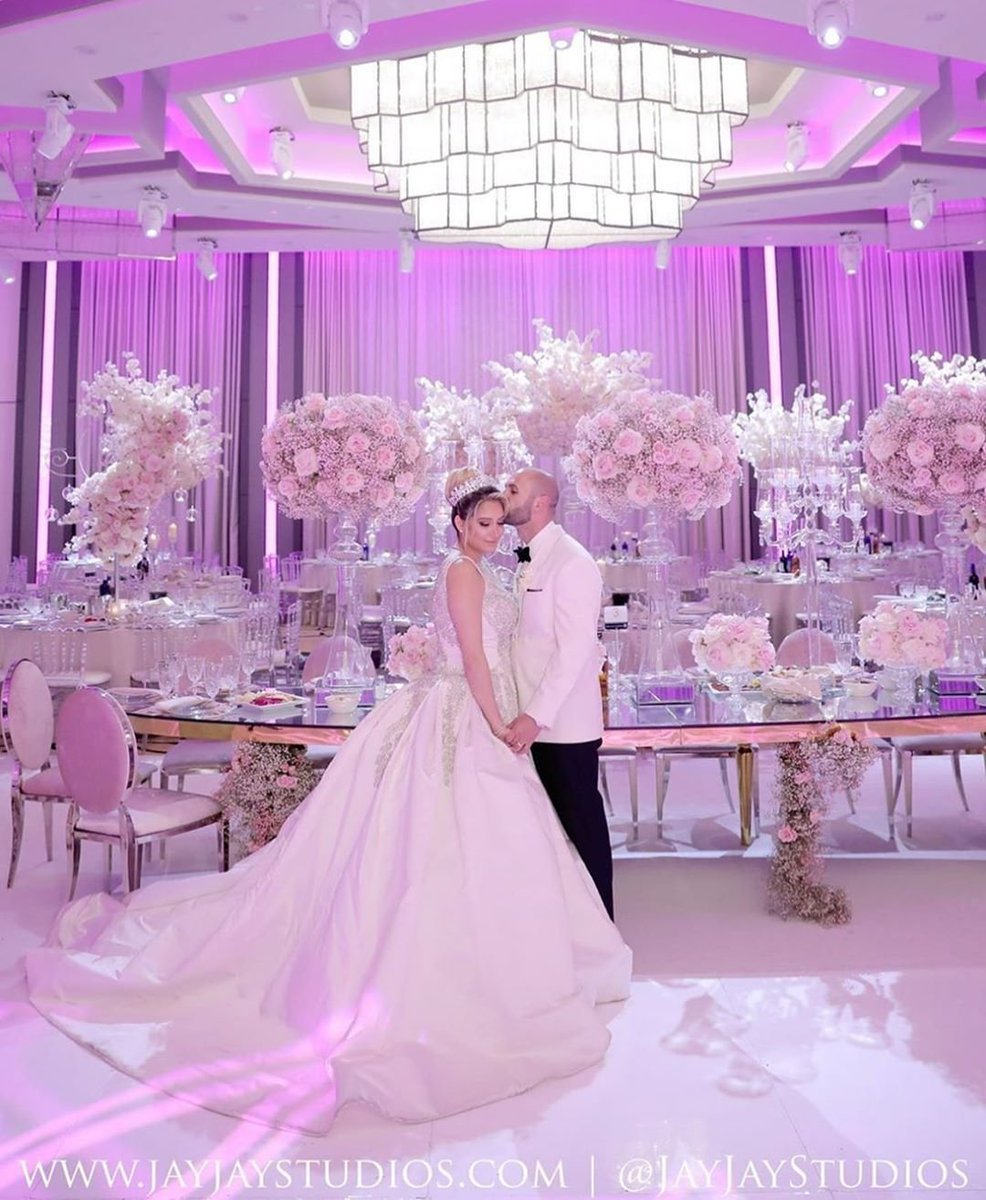 LABanquets's tweet photo. This stunning #couple looks right at home in the grand #LandmarkBallroom. π« #LABanquets
Photo by: @marthanco on Instagram https://t.co/xvLSjFy3pN