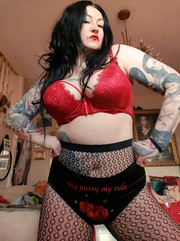 BossBitchDita's tweet photo. Subscribe to her Majesty's @TheMistressDita onlyfans
https://t.co/e4mQMjeFDa
•New content uploaded daily
•1:1 DM
•exclusive content
#MistressDita #onlyfansgirl #onlyfans
•Femdom •Findom •female supremacy •ass worship •feet worship https://t.co/soc66OXiNb