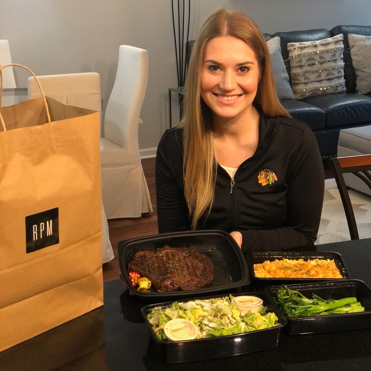 NHLBlackhawks's tweet photo. We are proud to salute our partner @BudLight for providing meals to essential workers who are also members of the Ice Crew! 

#ThankYouThursday #OneCommunity https://t.co/XGM92DhPSV