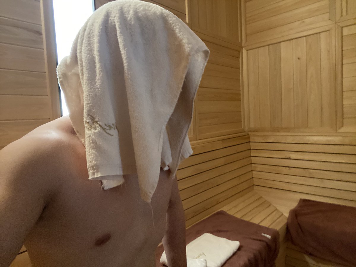 어떻게하면 행복을 살 수있는지 고민중..
문제는 기쁨도 못찾고 있다는게...