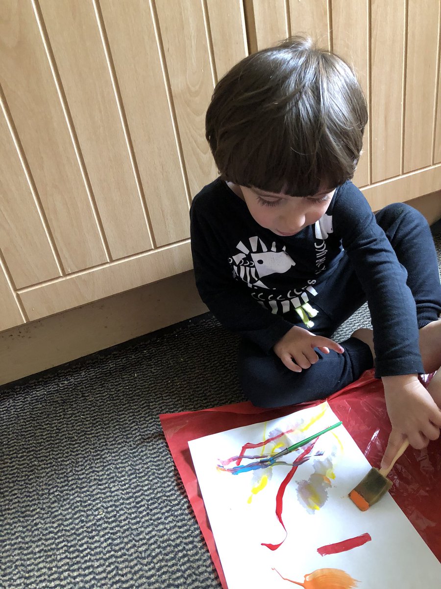 GillinStephanie's tweet photo. Today Sophia and Dilan done some painting @St_monicas_prim  @LinthaughN https://t.co/Q4zbndxDax