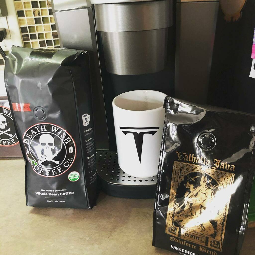 yourfitnesspath's tweet photo. My quarantine reinforcements have arrived! https://t.co/1TmvYTOafu https://t.co/Y4zVUFjOJd