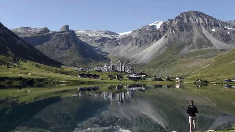 Vous êtes à la recherche de grands espaces?  
Partez cet été, en famille, à la découverte des richesses de la  montagne🏔️. Les acteurs du #tourisme sont prêts pour vous accueillir au grand air. ⬇️
lefigaro.fr/conjoncture/co…
