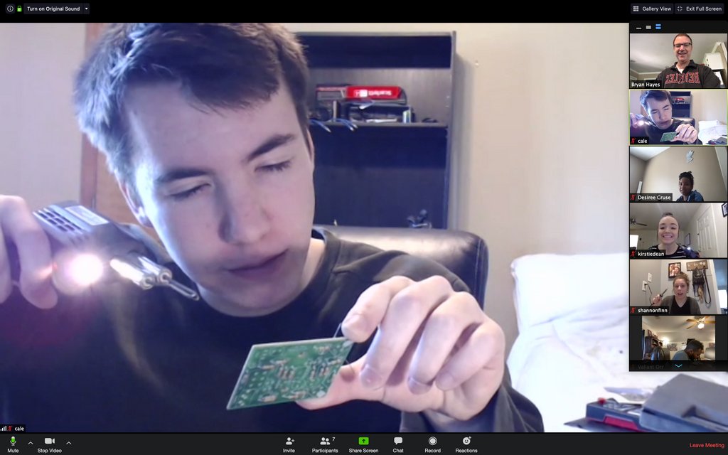 visiblemc's tweet photo. Soldering lesson via Zoom! Our Equipment Maintenance & Repair class isn't letting the distance keep them from learning the good stuff. πͺ #visiblemc #soldering #distancelearning #zoom https://t.co/Plq3srDRXN
