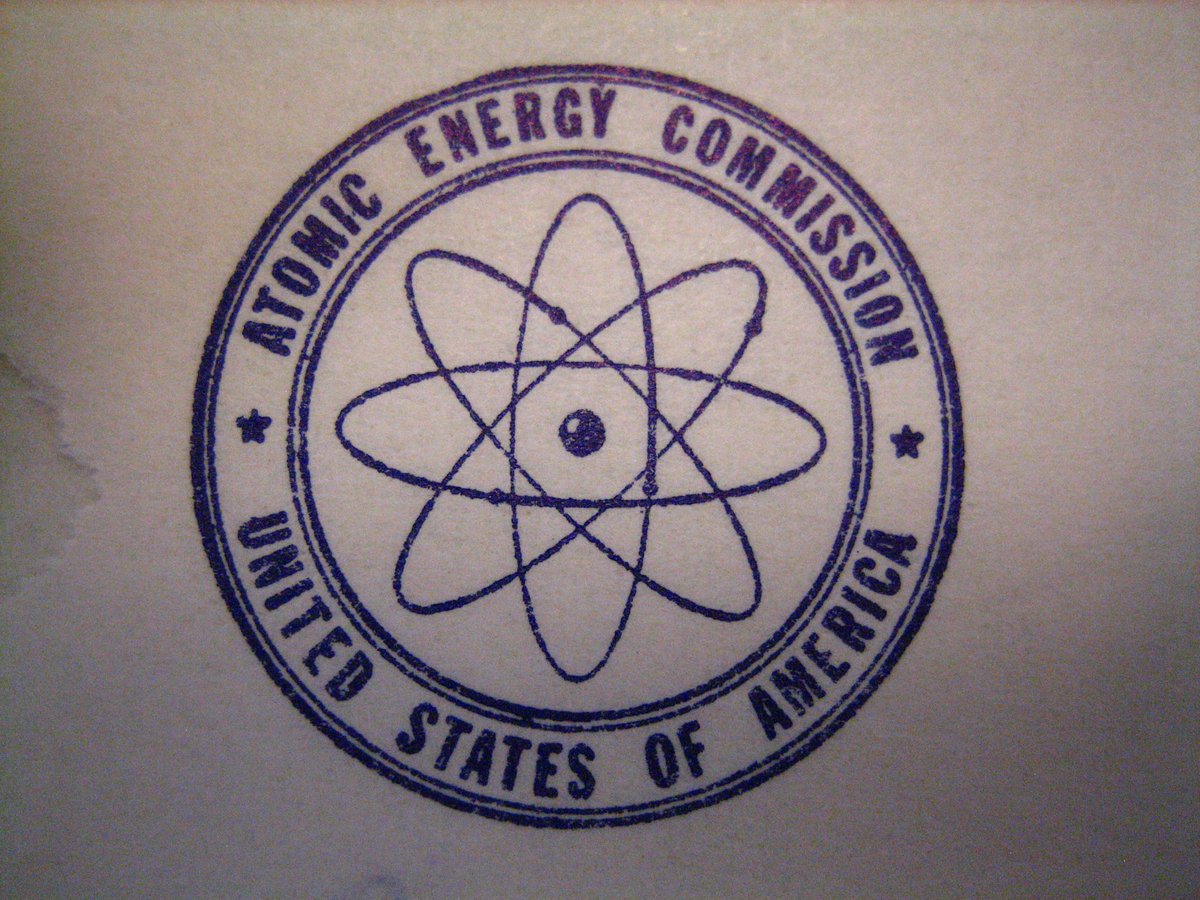 EnergyHistory's tweet photo. On April 30, 1962, the Atomic Energy Commission awards a contract to Stanford University for construction of the Stanford Linear Accelerator Center. #energyhistory https://t.co/oiKRsiVW6c https://t.co/ioiMXzWpmb