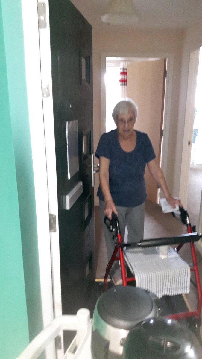 GarryReed13's tweet photo. Tenants at Bourke gardens today having a cup of tea and a chat along with there post delivered @forviva_group @ForHousing @Dawnpspeed @Torbrad31 @Carlyforhousing https://t.co/PeUrfRd8ow