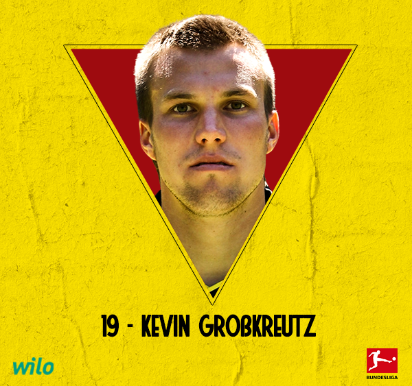 BlackYellow's tweet photo. 89 | It’s only fitting to bring on the legend himself 👏
➡️ Dedê
⬅️ Großkreutz
#BVBFCN 2-0 https://t.co/sSCtekI9K1