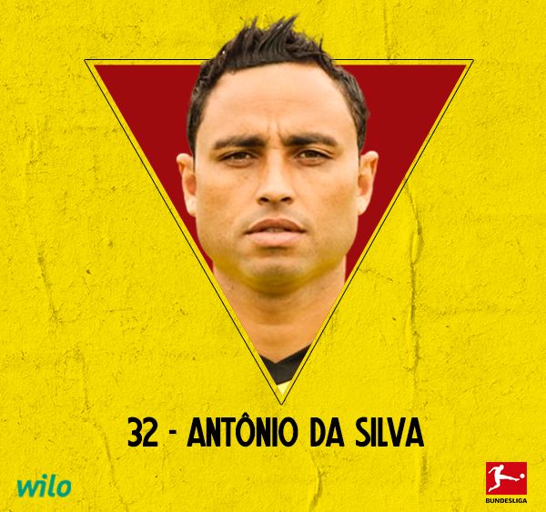 BlackYellow's tweet photo. 83 | We swap Brazilians for a defensive boost 🇧🇷
➡️ Santana
⬅️ Da Silva
#BVBFCN 2-0 https://t.co/3QYBKprKug