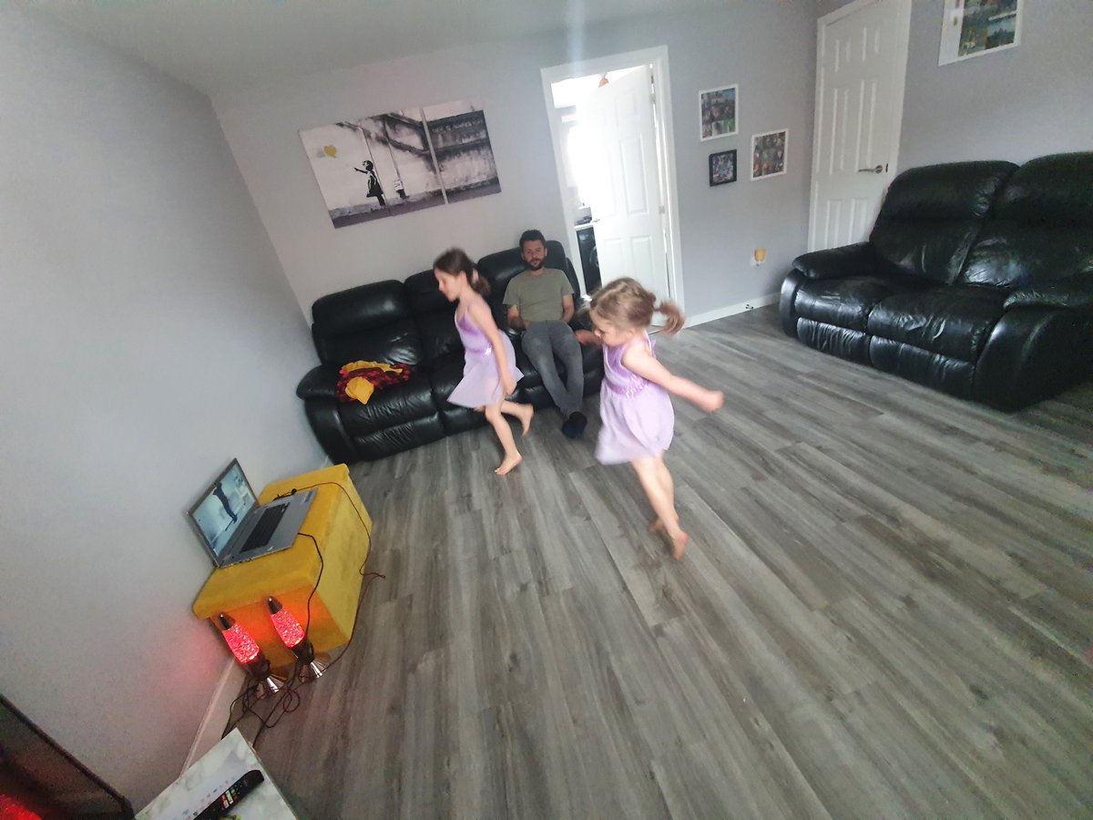 kulik372's tweet photo. Thursday afternoon - Live dance class on zoom #MPSHomeSchoolLinks @MilnathortPS @MilnathortN https://t.co/3QIhAz2kD9