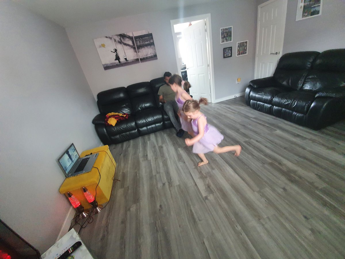 kulik372's tweet photo. Thursday afternoon - Live dance class on zoom #MPSHomeSchoolLinks @MilnathortPS @MilnathortN https://t.co/3QIhAz2kD9