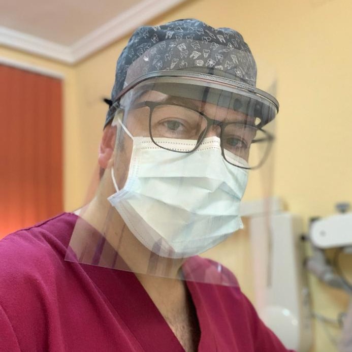 Una de nuestras últimas entregas de viseras de protección en la Clínica Ortodental (Leganés)

¡¡¡Y ya llevamos casi 150 máscaras entregadas!!!

Vamos, que cada vez queda menos...

#YoMeQuedoEnCasa #QuédateEnCasa #EsteVirusLoParamosUnidos #LoEstamosConsiguiendo