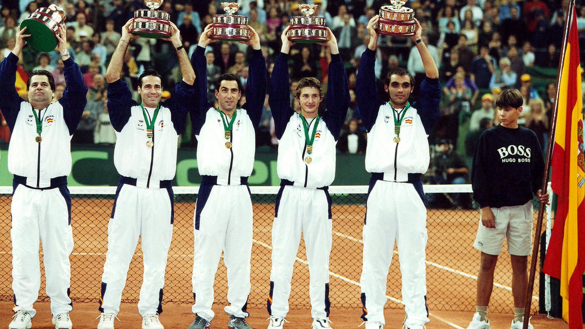 DavisCup's tweet image. Who can spot @RafaelNadal in this photo from the 2000 #DavisCup final? 👀

Inspirational or what...❓

#ThrowbackThursday