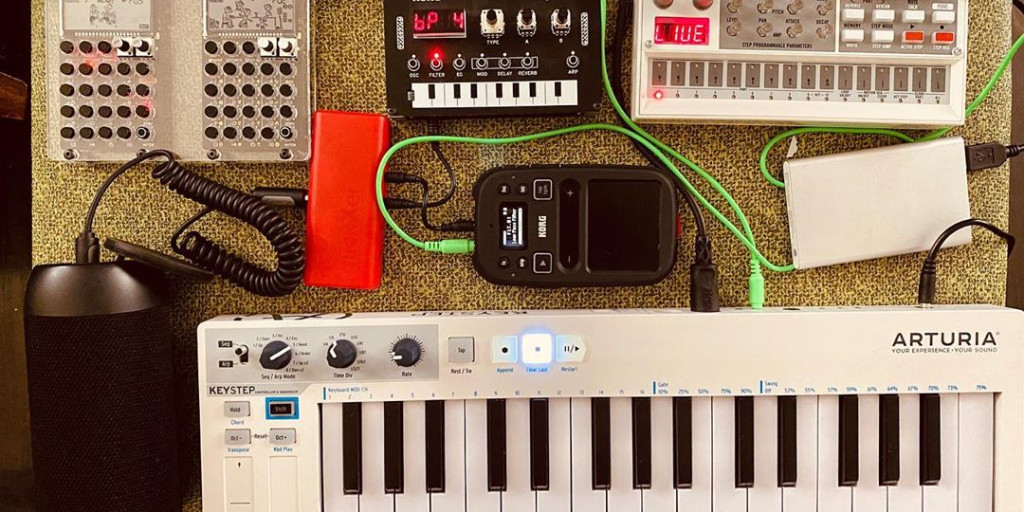 MyVoltsTweets's tweet photo. Content by @brian_shipano on Instagram
What a setup 😍the myVolts #mickXer looks right at home with the rest of @brian_shipano gear
#po332 #po33 #po32 #po33ko #po32tonic
#arturia #arturiakeystep #korg #korgminikaosspad2s #korgnts1 #mickxer #myvolts #volcasample #korgvolcasample https://t.co/ZAE0GIT7it