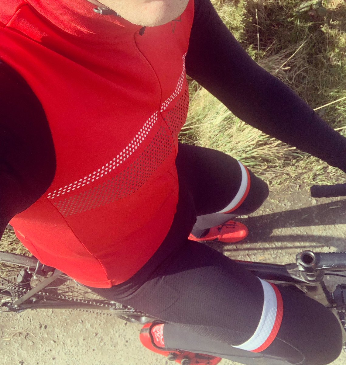 tadaias's tweet photo. Tad Cycling Fleece Long Sleeve Jersey &amp; Classic Bib-Shorts #tadcycling 

https://t.co/Ga10Wo8NVs https://t.co/mRsUbu4rsq