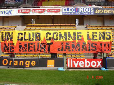 LRC1906's tweet photo. UN CLUB COMME LENS NE MEURT JAMAIS #LENSENLIGUE1 https://t.co/2zowUhw87h
