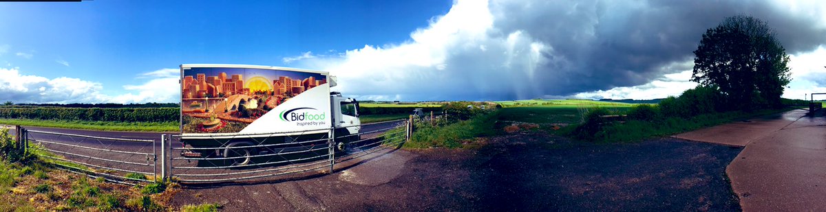 welshdicko79's tweet photo. Not the best day to be delivering  Government care packs. #rain #thunderstorms #hailstones #sunshine but the weather won’t stop the #bestteam #salisbury @BidfoodUK from keeping the vulnerable stocked with essential food items. https://t.co/21TkDeQk7T