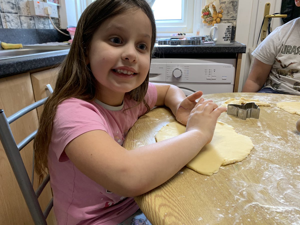 BASchoolWork's tweet photo. @MrsPMarshall1 We started our cookies!! Going to put icing on them later 💕 https://t.co/kkKAzpO4jx