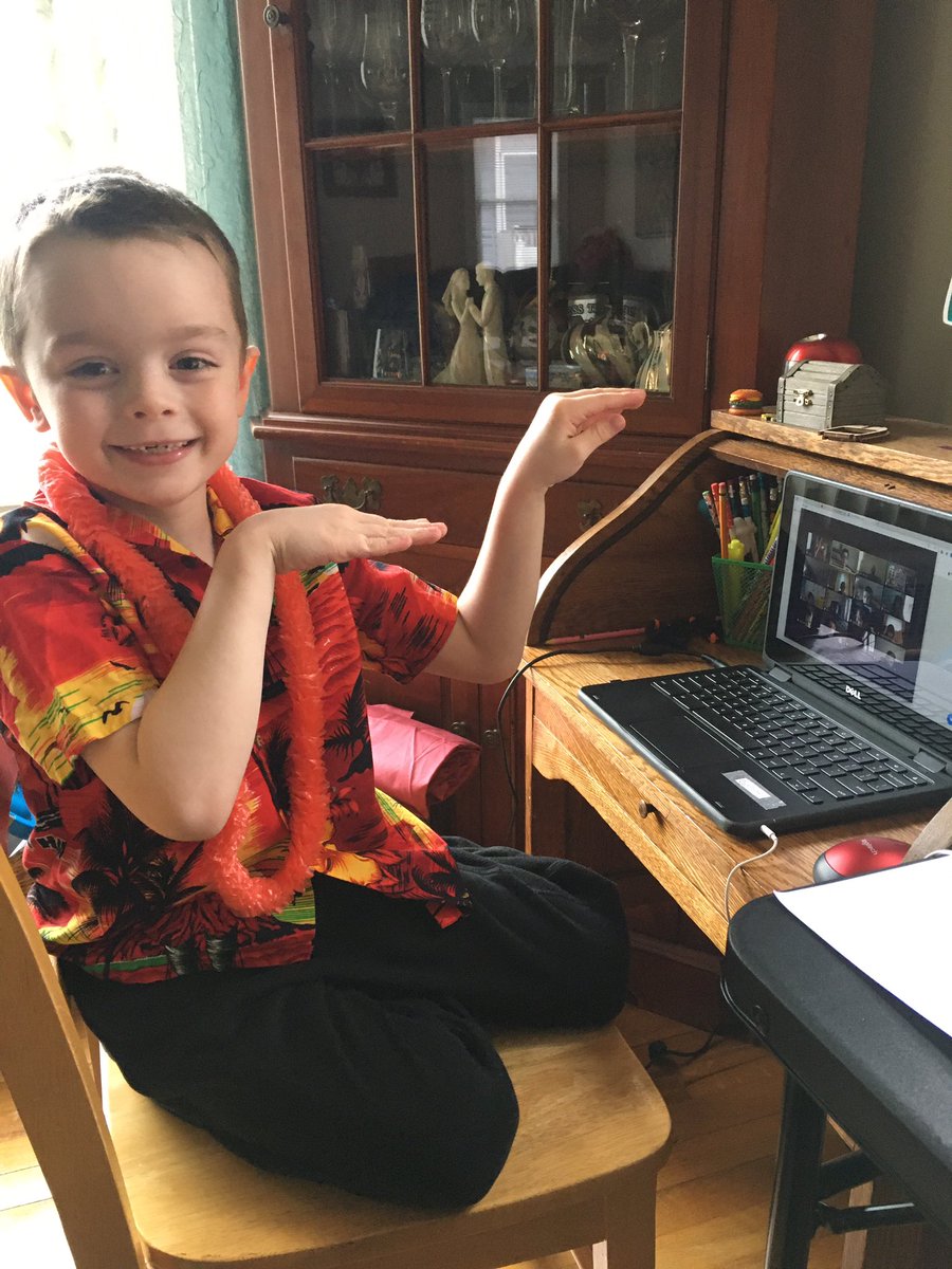 frau_johnson's tweet photo. @BartlettElemU46 Rockin’ Hawaiian Day whole remote learning! https://t.co/4QyEb4NDGq