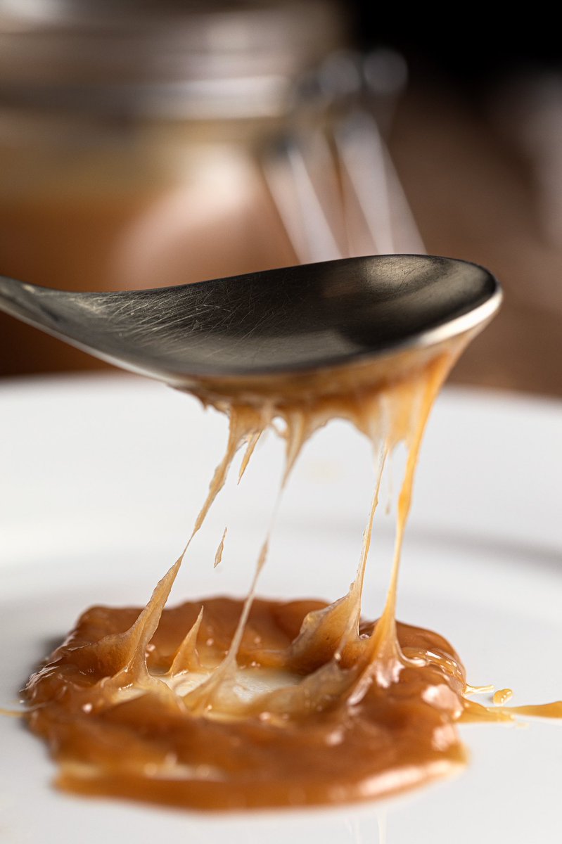 Bienvenidas a nuestro blog de recetas 100% vegetales y sin gluten. Nuestra primera receta será un dulce de leche con solo 4 ingredientes.¿La queréis?
Fotografía de @BetsabeDonoso 
Receta de @maiatzaa y @Andoolblu