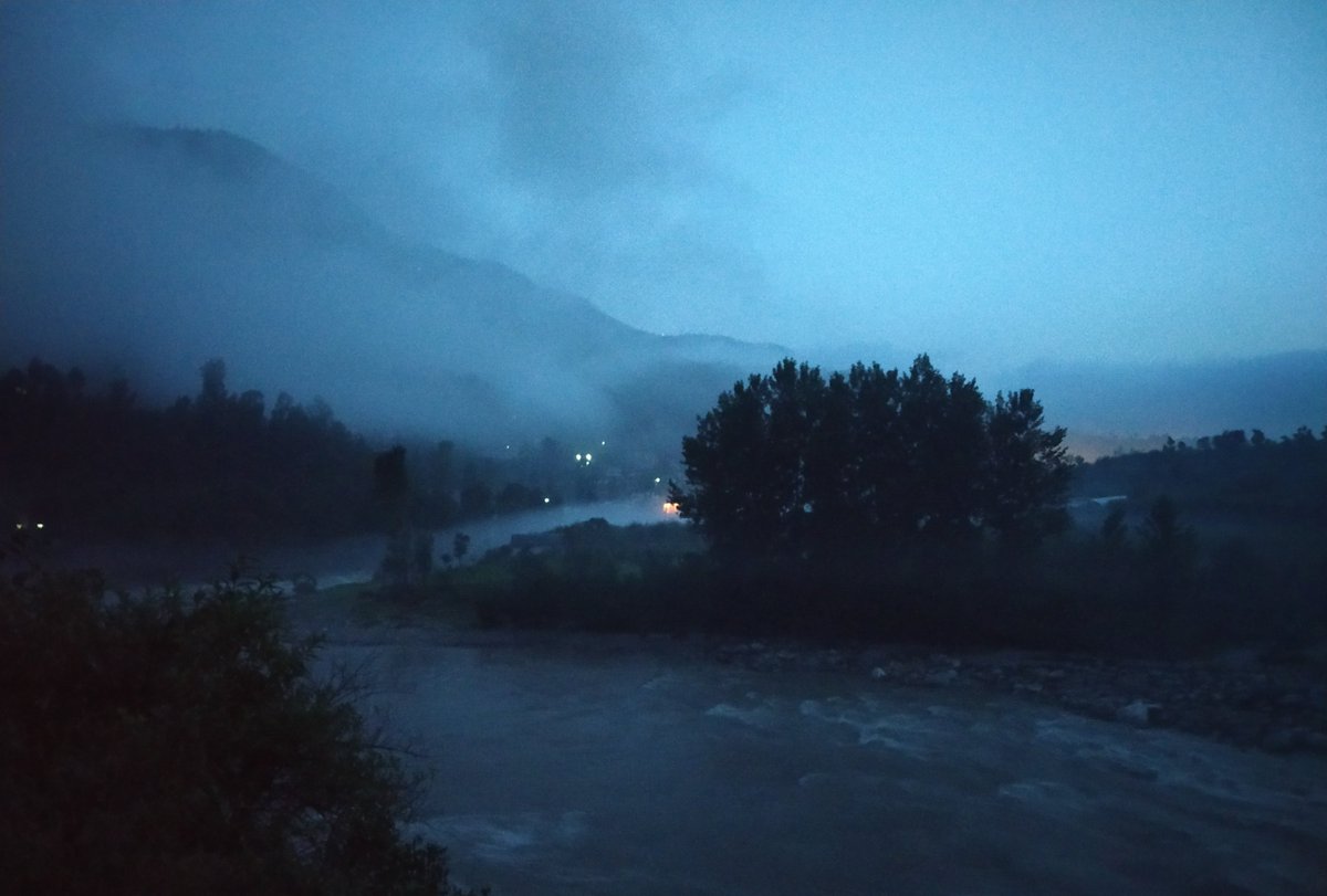 IncrIndDiaries's tweet photo. A click on a calm morning, Bhuntar(Himachal Pradesh) https://t.co/Y9sJbERPWB