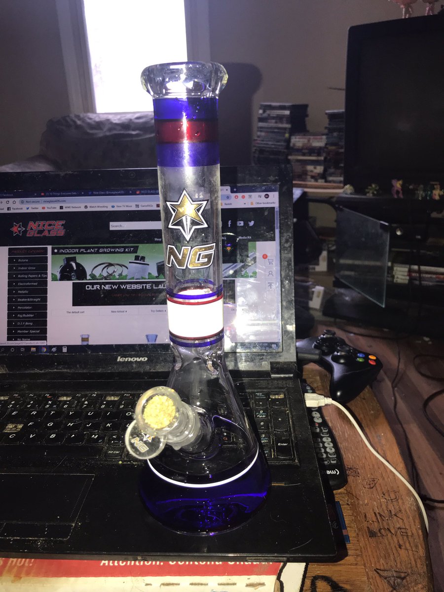 Boonski705's tweet image. I finally invested in a new bong. @niceglass420 #PlanetaryPride #Bong #Weed