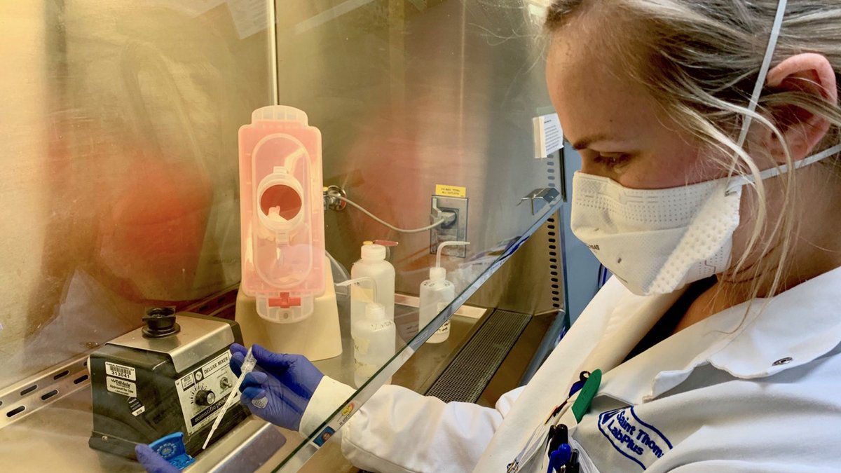 letsgopeay's tweet photo. Today #GovsInScrubs salutes @krobertsonn3, formerly of @AustinPeaySocr and now performing COVID-19 testing at Saint Thomas West in Nashville. Thanks for everything and STAY SAFE!

#LetsGoPeay https://t.co/TpwV7bg09R