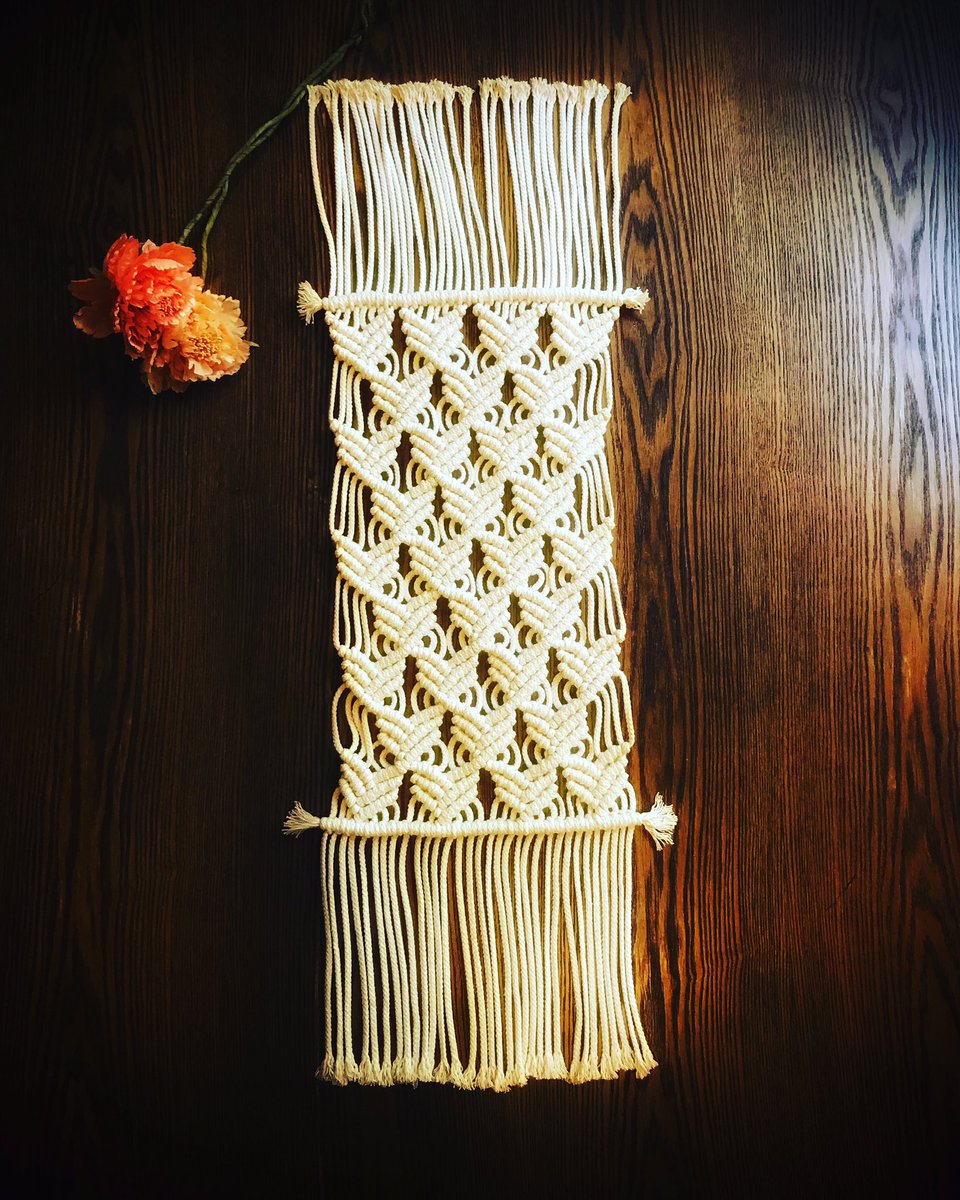Helengdelcid's tweet photo. ¡Ideal para la mesa de Mamá!
Nuevo diseño “Petit”
Table runner 0.30m x 0.90m
Macramé hecho con 90 metros de hilo 100% algodón de 5mm
#floreflore #eresloquedas
#macrame #hechoamano #macramelovers https://t.co/jVvpPIQAsc