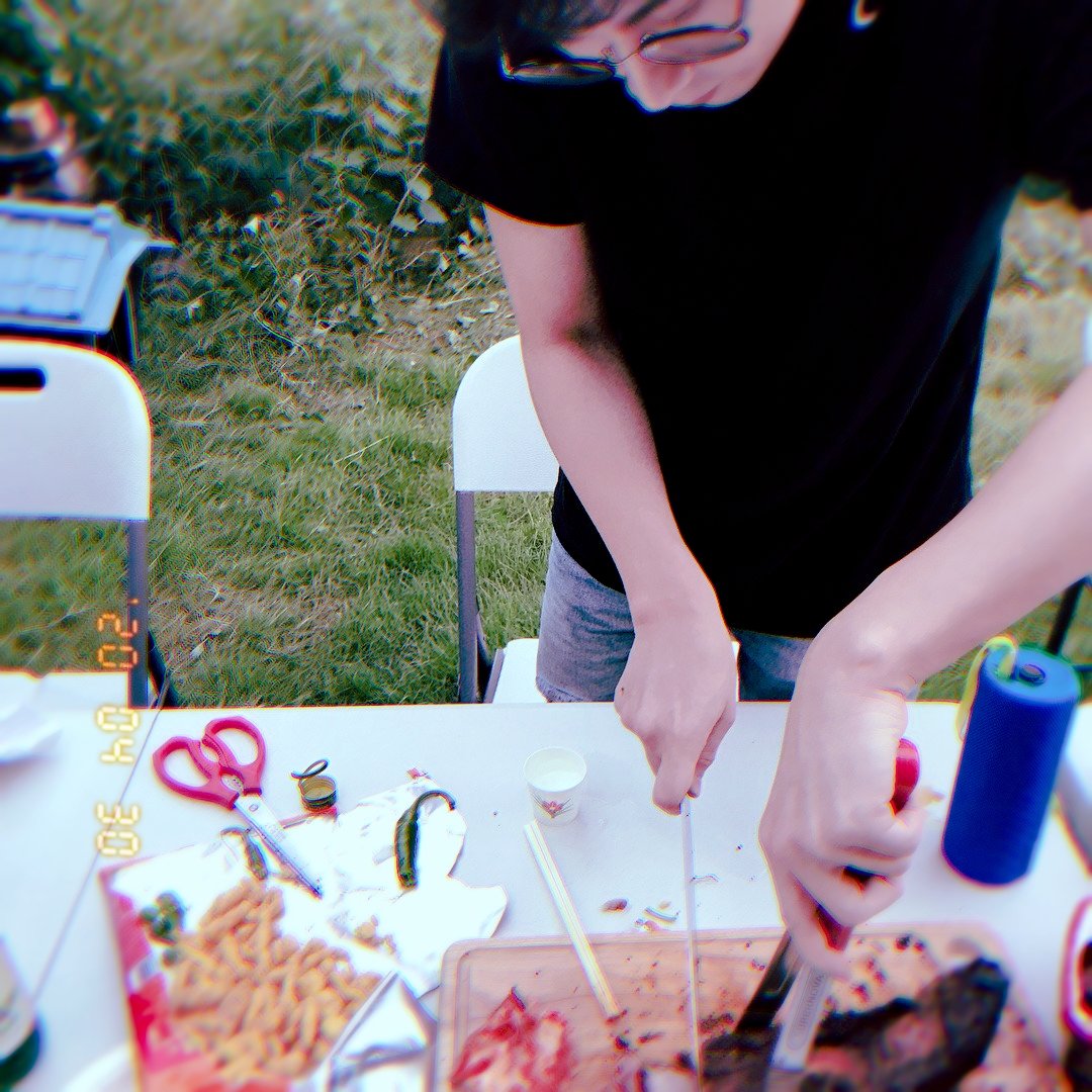 Cheerynim's tweet photo. #Kyunghoon as your bf:
- shy shy shy when in public but very affectionate when indoors
- will only go outside if with u
-will actually be too shy to ask for a kiss
- best dancer 👏

#민경훈 https://t.co/p75PnTycLJ