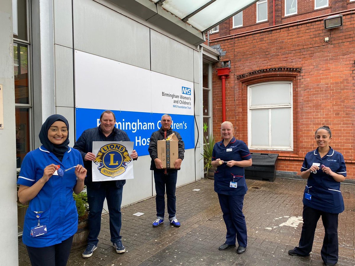 Lions Craig and Stewart delivering some personal equipment for the staff of the Birmingham Children’s Hospital...

We are in awe of the work they are doing despite the challenging circumstances...

There was a need and there were Lions... 🦁🦁🦁 #lions #bctlc