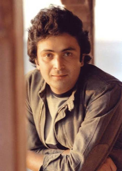 FilmsDibya's tweet photo. Chintu ji,  aapko ye MULK yaad rakhega. In this difficult situation may almighty give us strength to bear this heavy loss. A finest actor, a nice human being, we have lost another gem.  Rest in peace sir🥺🥺. 
-DIBYA Films
#riprishikapoor #riplegends #RIPRishikapoorji https://t.co/FX5lxl7vdl