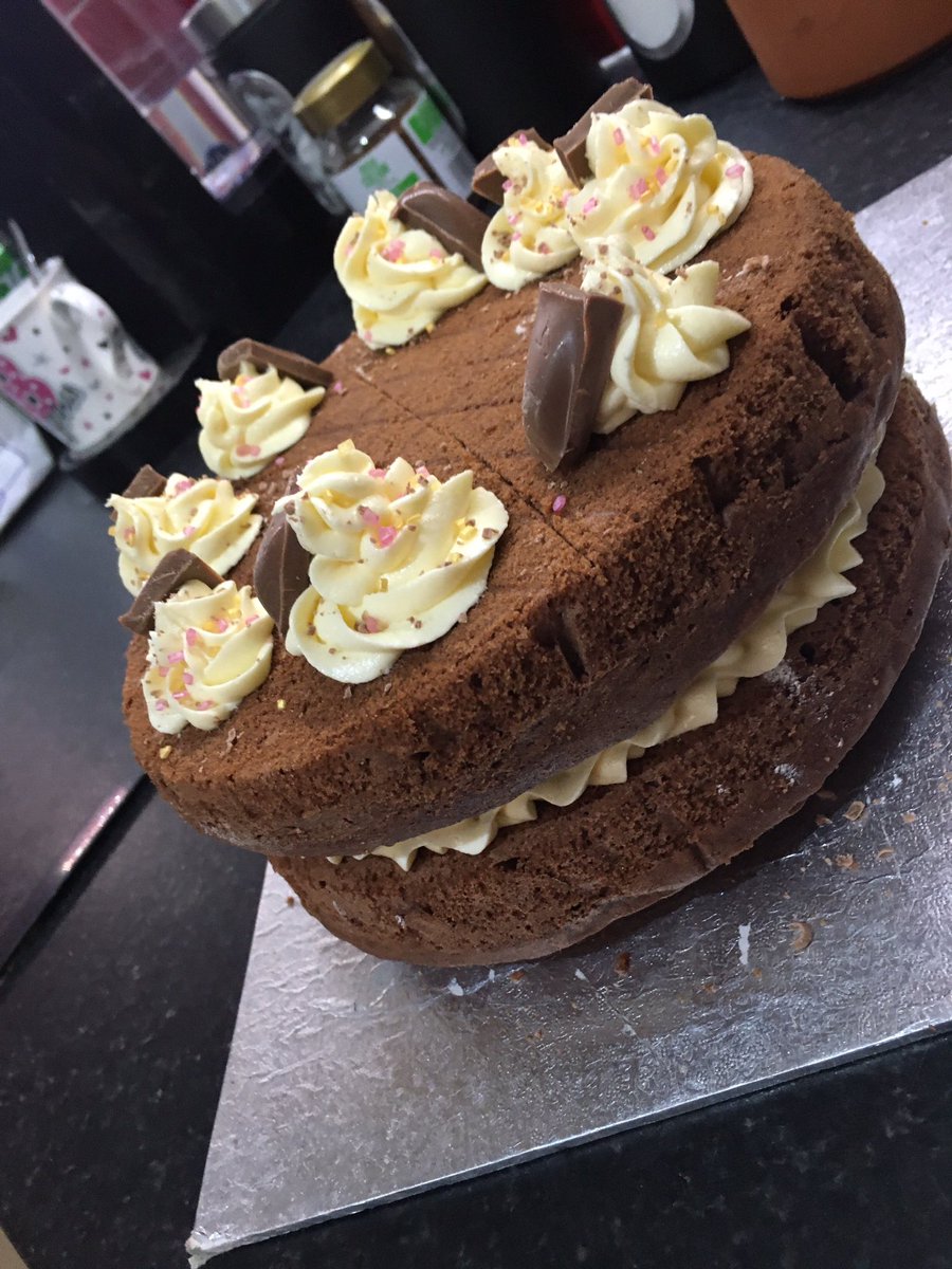 gcsMrFox's tweet photo. Lockdown cake challenge from the Level 2 Hospitality group. Some wonderful efforts. Well done #proudtutor #vanillapod https://t.co/0Tm3oJWJ5v